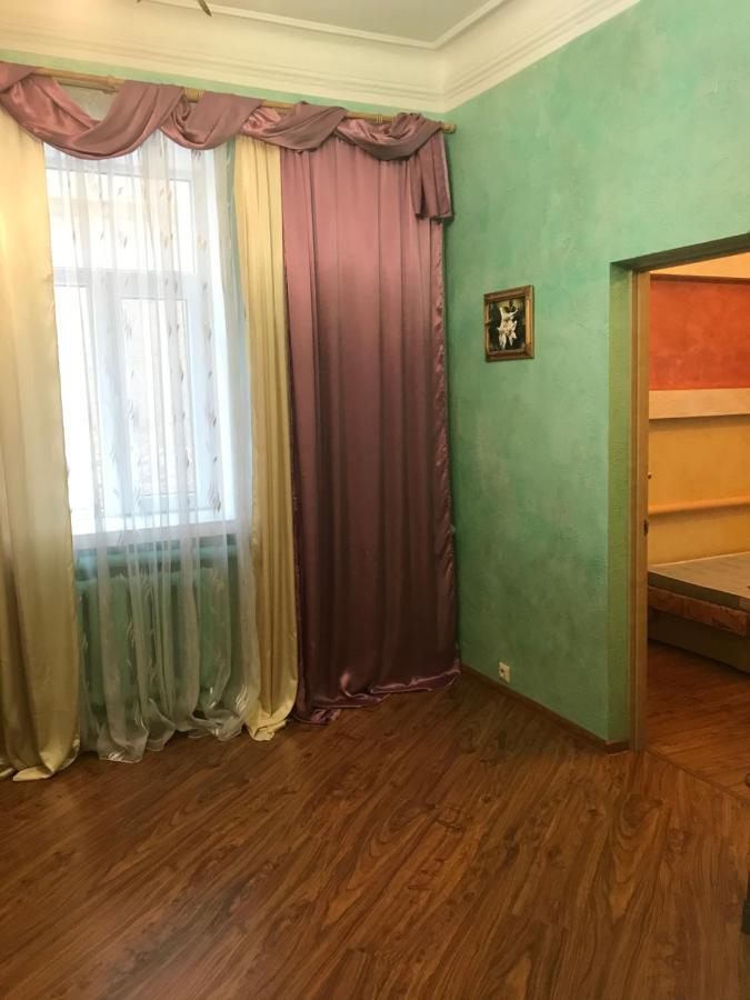 Уютная Квартира В Центре Старого Города! Kamjanyi Potoki Kültér fotó